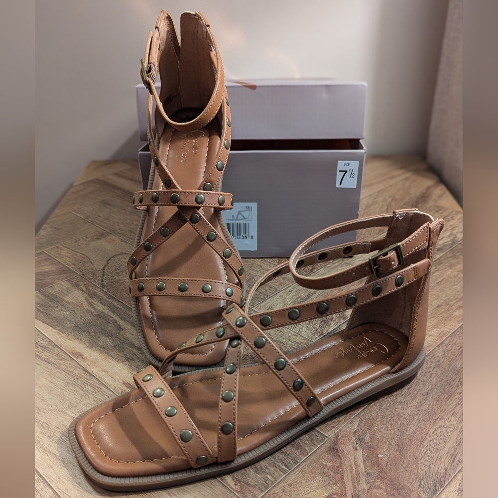 Crown Vintage Norti gladiator shoes, 7.5, Warmest Buff, brand new in box NIB NWB